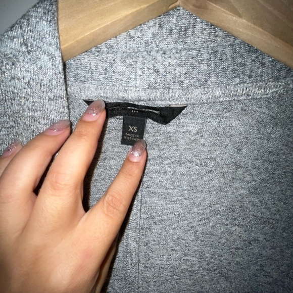 💛$8 if bundle- Banana Republic long collared sweater cardigan - Picture 6 of 6